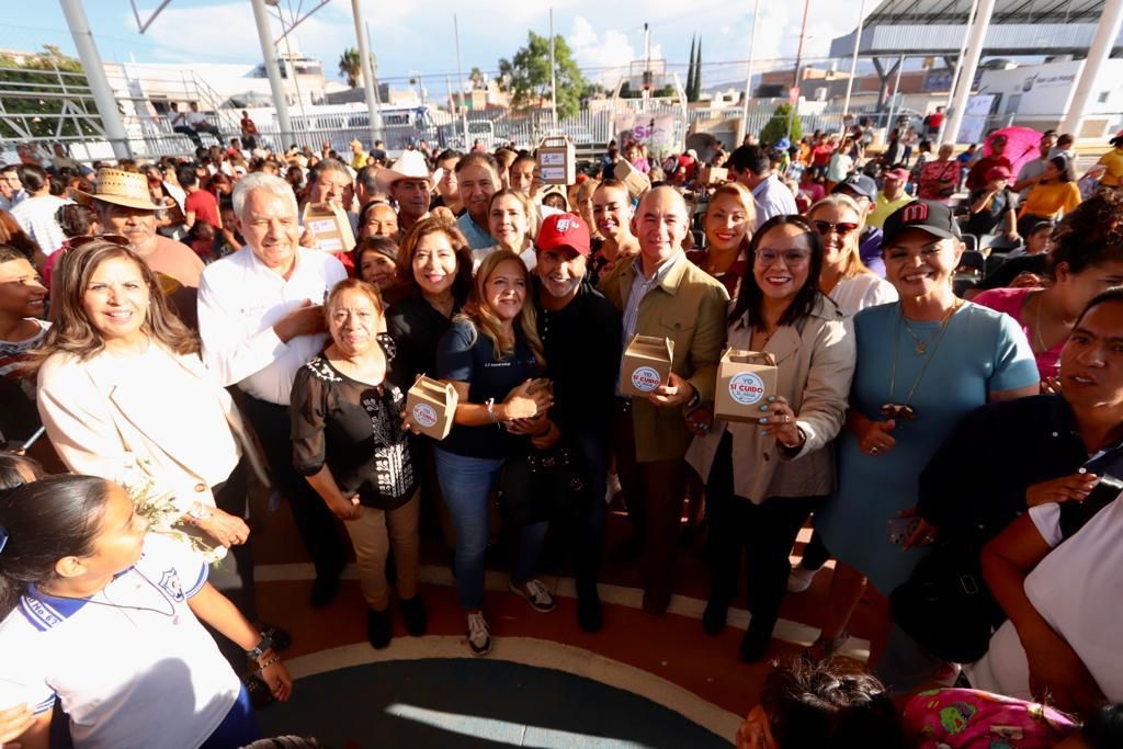 "Los programas fortalecen la estructura familiar y ayudan a recomponer el tejido social": Estela Arriaga, Presidenta DIF Municipal.