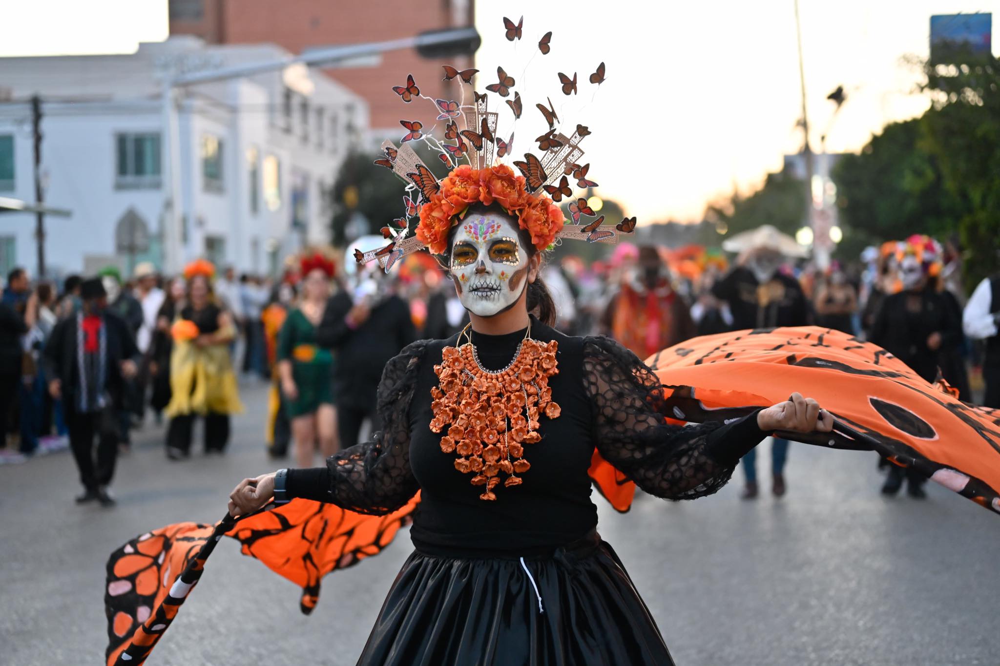 DESFILE DE XANTOLO SORPRENDIÓ A VISITANTES NACIONALES Y EXTRANJEROS