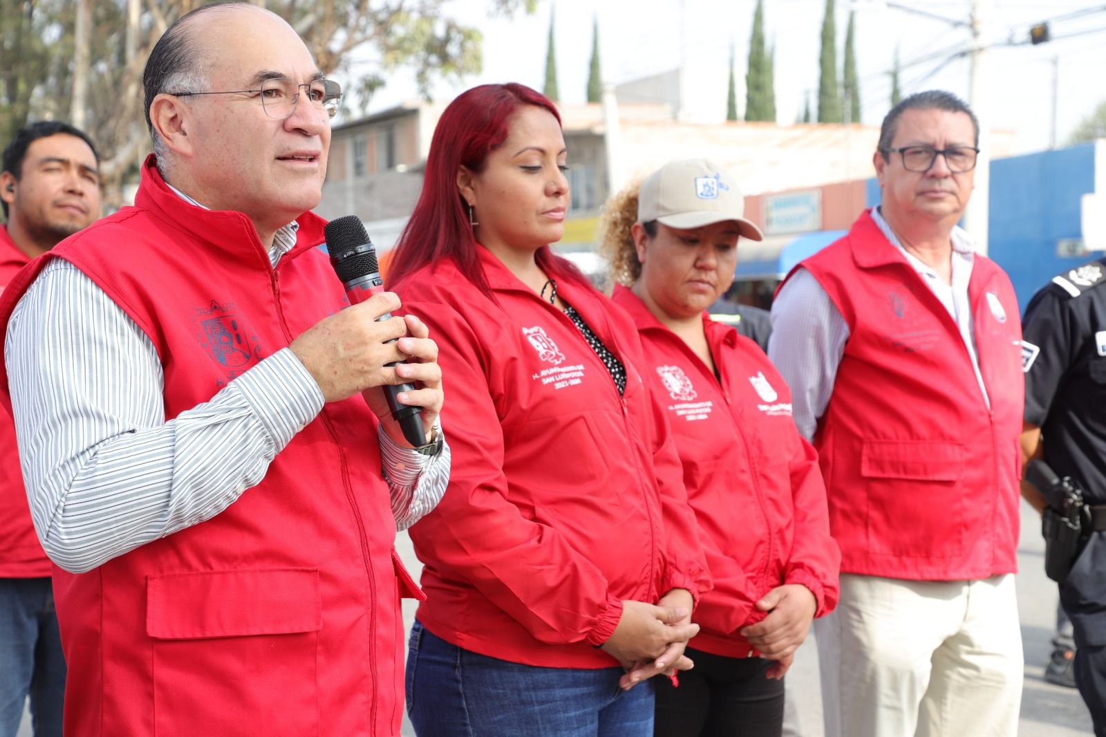 En el Día de Talacha, Alcalde Enrique Galindo encabeza los trabajos de regeneración en la colonia Progreso.