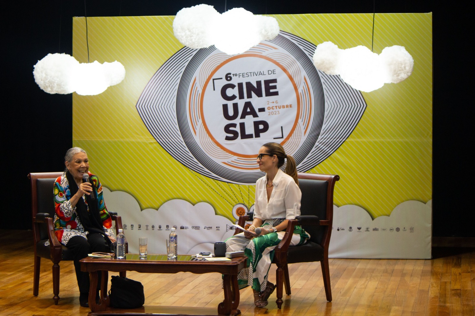 La primera actriz Luisa Huertas ofreció un Conversatorio de Actuación al público asistente que se dio cita al Auditorio “Rafael Nieto Compeán”