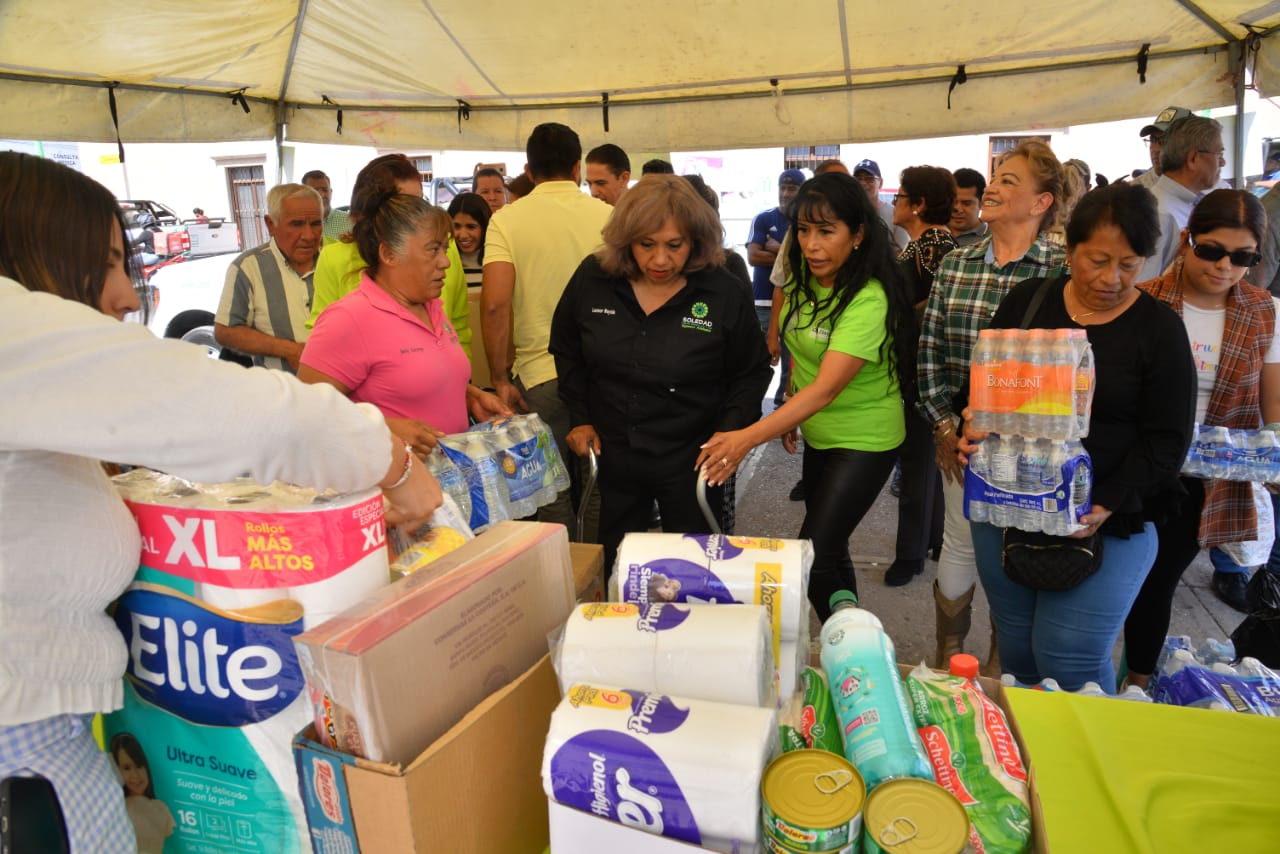    Fue resultado del apoyo ciudadano, trabajadores y trabajadoras e iniciativa privada; fueron entregados a DIF Estatal para su traslado a familias damnificadas.