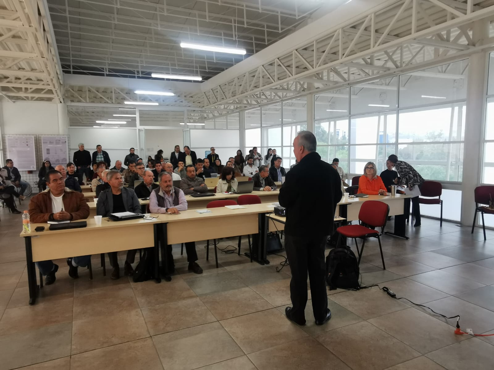 Asistieron Directores Responsables de Obra de los Colegios de arquitectos, ingenieros civiles, edificadores, entre otros.