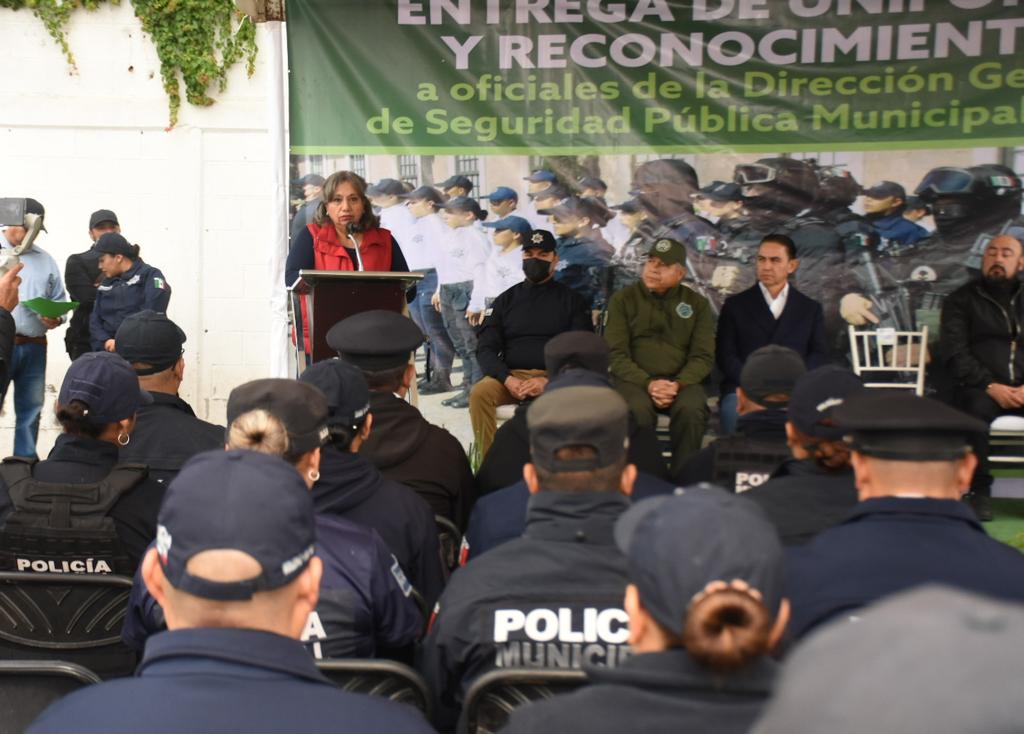 Fue elogiada la labor de las y los policías soledenses con paquetes de uniformes y reconocimientos por las puestas a disposición.