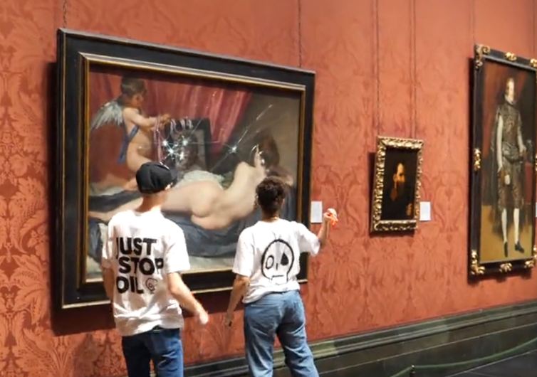 Activistas climáticos martillan "La Venus del espejo" de Velázquez en Londres