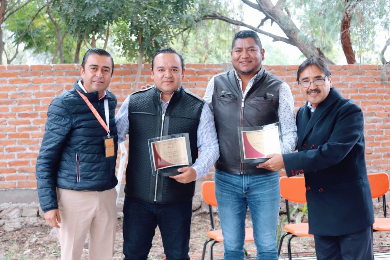 La ceremonia de entrega contó con la presencia activa de la comunidad estudiantil y los padres de familia