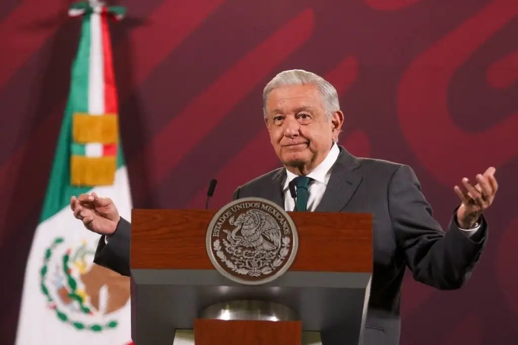 AMLO propone extender plazo del debate sobre reducción de jornada laboral