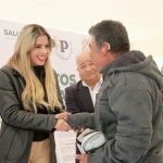 Dif estatal encabeza entrega de más aparatos auditivos