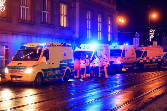 En la universidad Carolina de Praga se reporto un tiroteo, que dejo un saldo de 15 personas muertas y 14 resultaron herirás