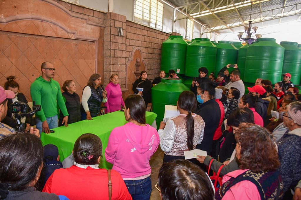 Ayuntamiento de Soledad de Graciano Sánchez realizó la segunda entrega de cisternas para almacenamiento de agua
