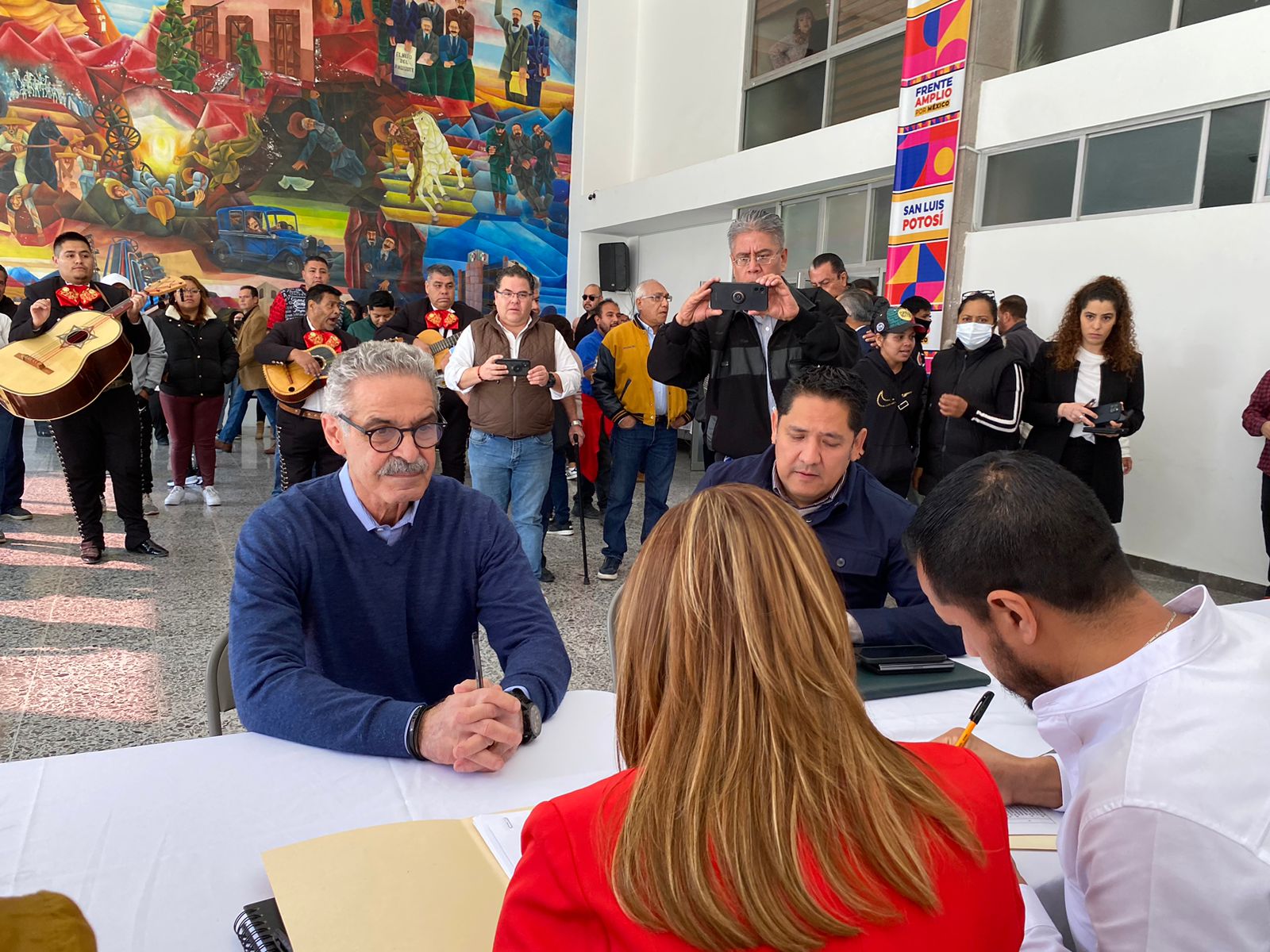 Chalita Zarur se registró este día en el Partido Revolucionario Institucional como aspirante a la candidatura al Senado