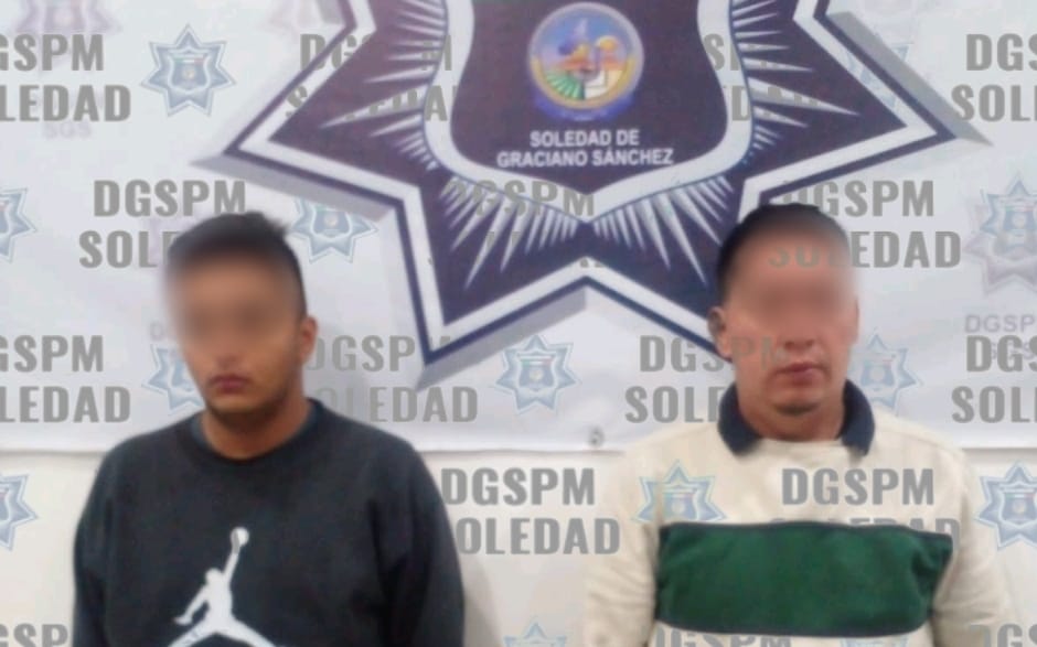 Dos chilangos fueron detenidos en SLP por trafico de personas, además de tratar de pagarles a los policías para dejarlos ir