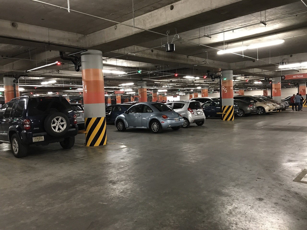 Que al ultimo si se va a cobrar el estacionamiento en Plaza El Dorado y no les van a a poder hacer nada