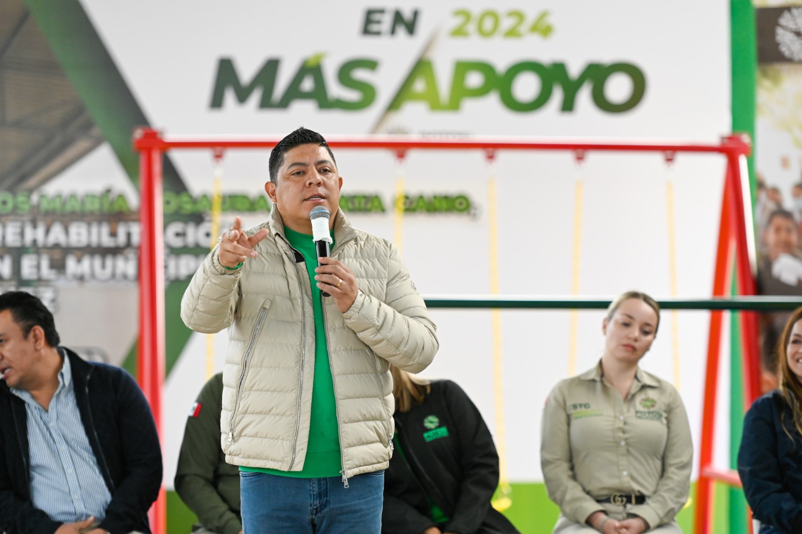 Se estrega construcción de un nuevo jardín de niños y arrancó la rehabilitación de la avenida Genovevo Rivas Guillén