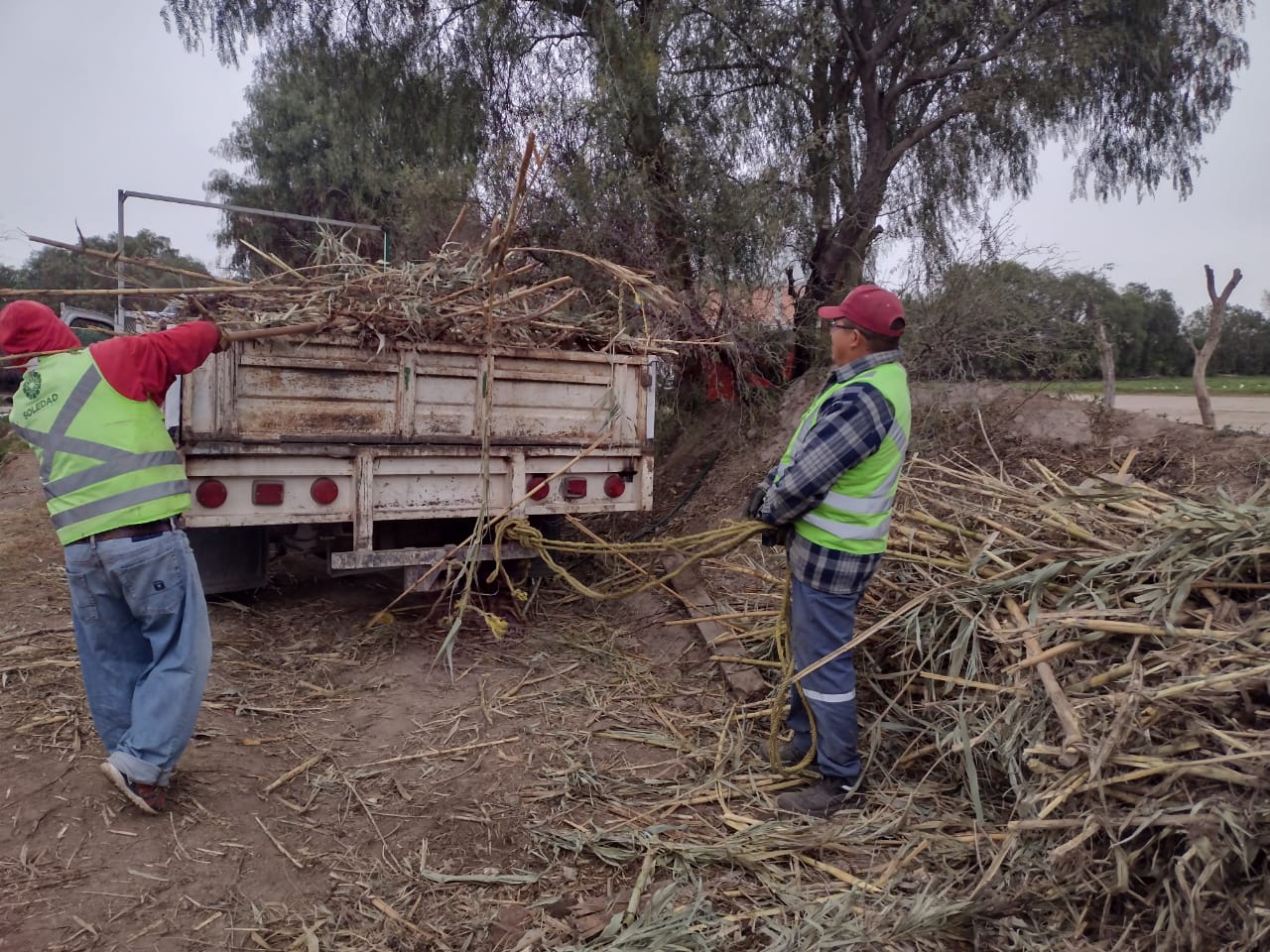 Se realizó la limpieza de 3.5 kilómetros en el canal de La Virgen, retirando más de 50 toneladas de residuos.