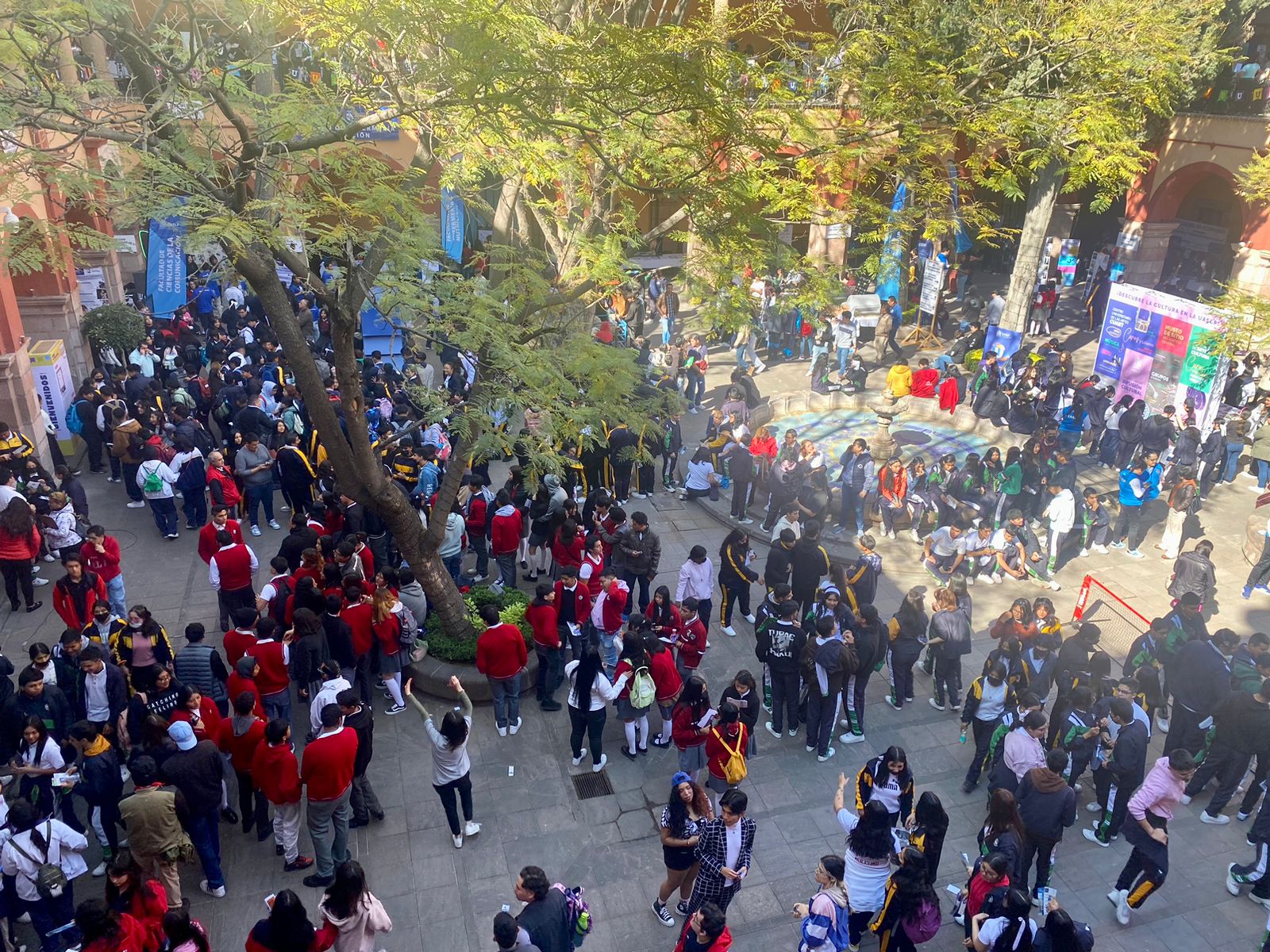 Culminó con éxito la Feria de las Carreras Universitarias UASLP 2024, llevada a cabo en el Patio del Edificio Central de la UASLP