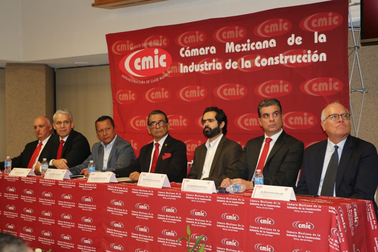 Asiste General Guzmar Ángel González Castillo al informe anual y toma de protesta del líder local de la CMIC.