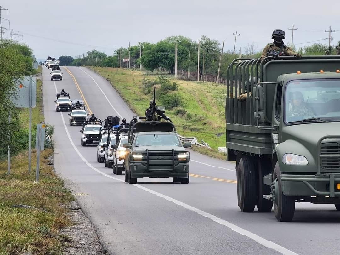 Envían más de  300 elementos del ejército al municipio de Cárdenas, después de que este lunes fueron arrojados 5 cadáveres en la presidencia municipal
