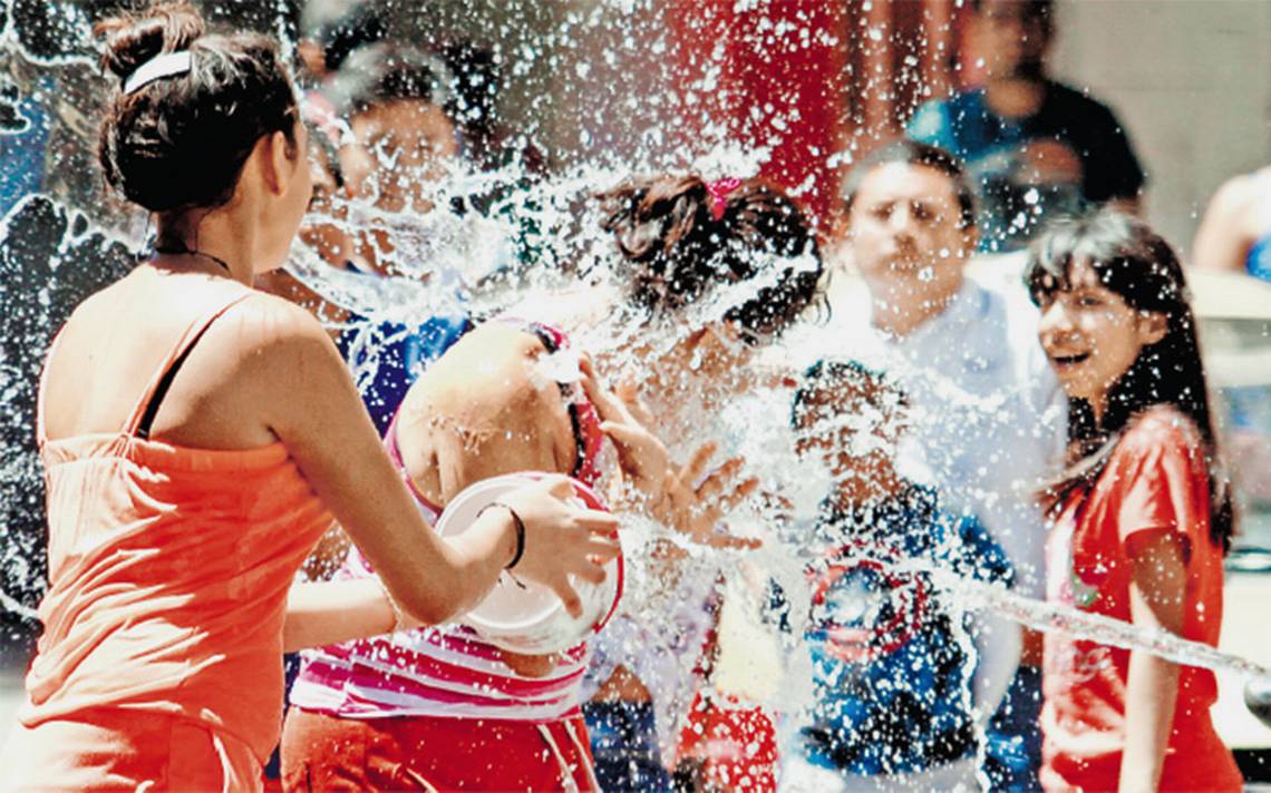 Multas de hasta tres mil pesos y arresto a personas que desperdicien agua en sábado de gloria