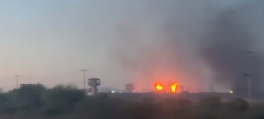 Provocan incendio en el penal de la Pila