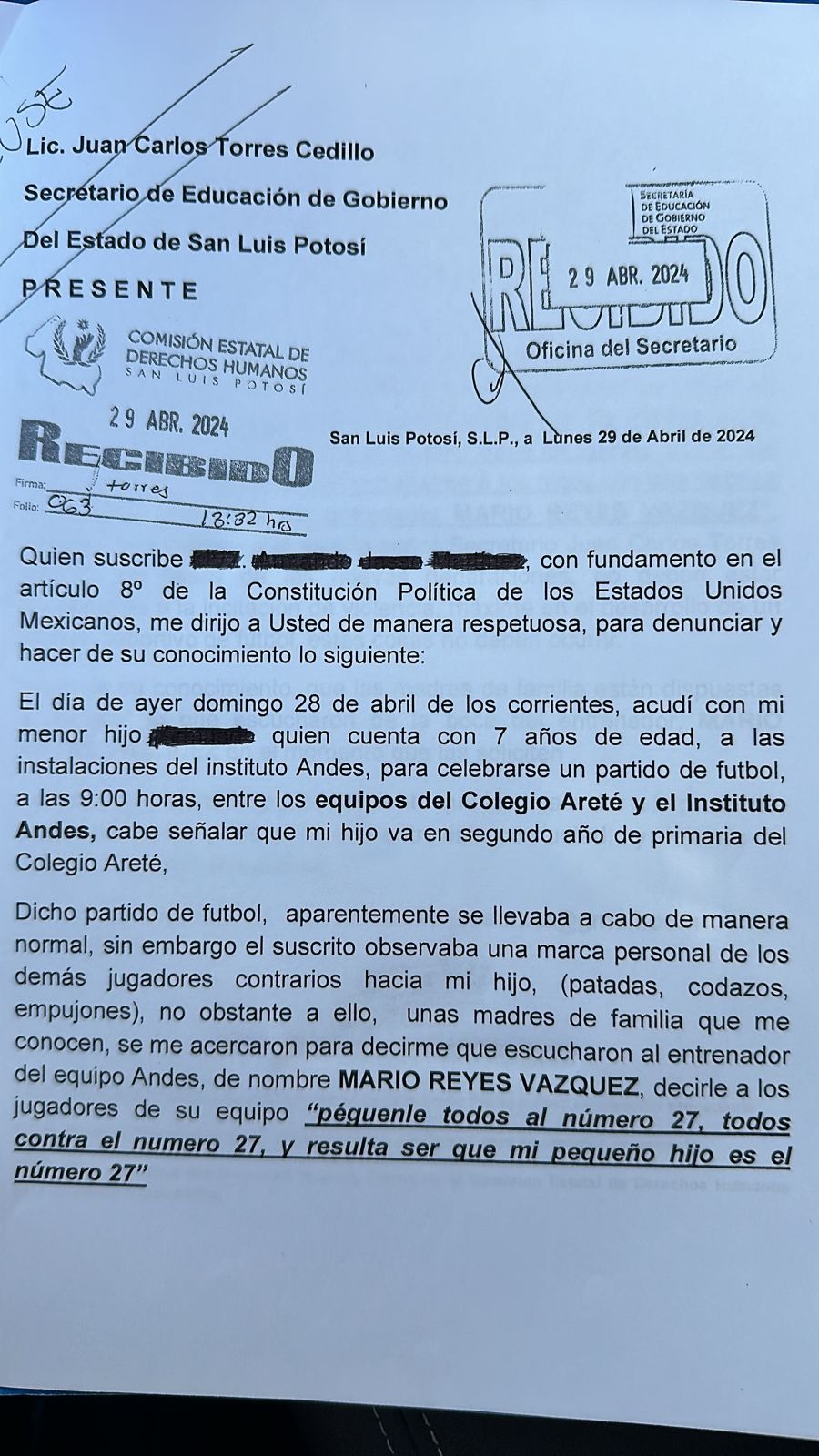 Entrenador incita a la violencia contra menor en partido de fútbol