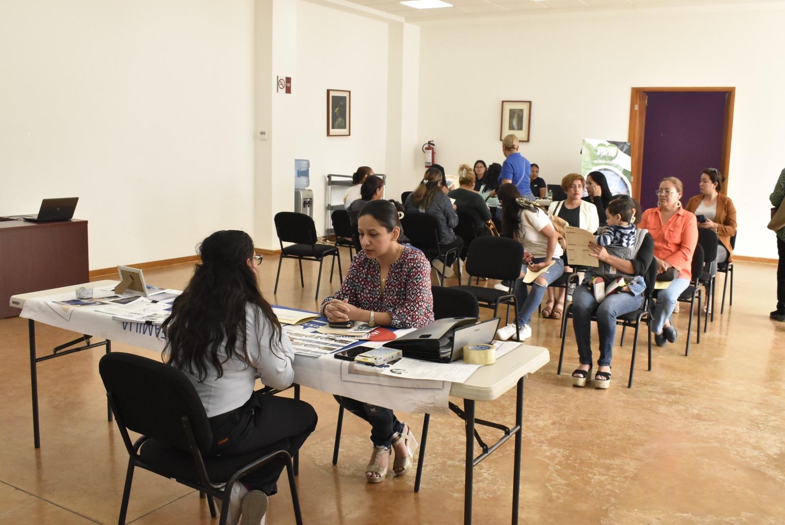 Centro de Justicia para Mujeres, impulsa a potosinas para que sean contratadas en empresas de la zona industrial.