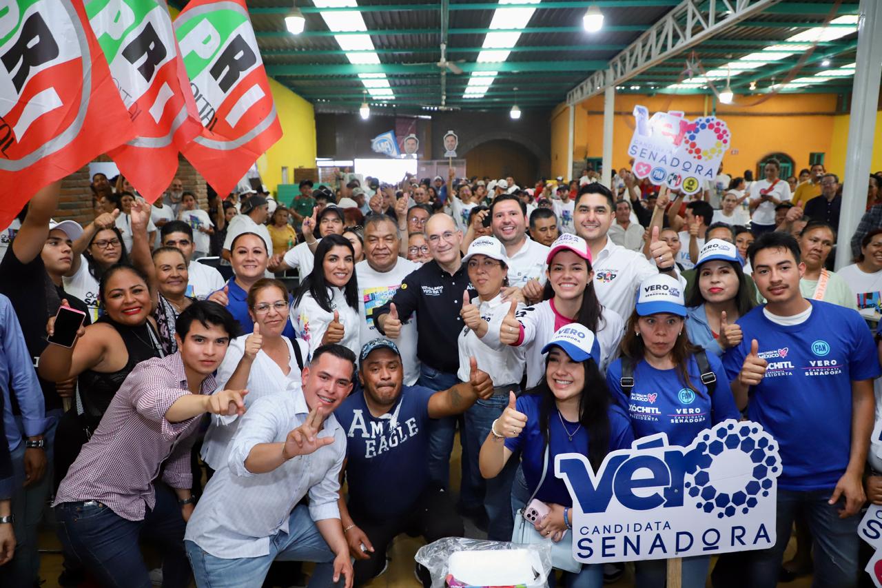 Enrique Galindo sigue sumando respaldo para tres años más en la presidencia municipal