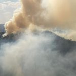 Autoridades combaten incendio forestal en Santa María del Río