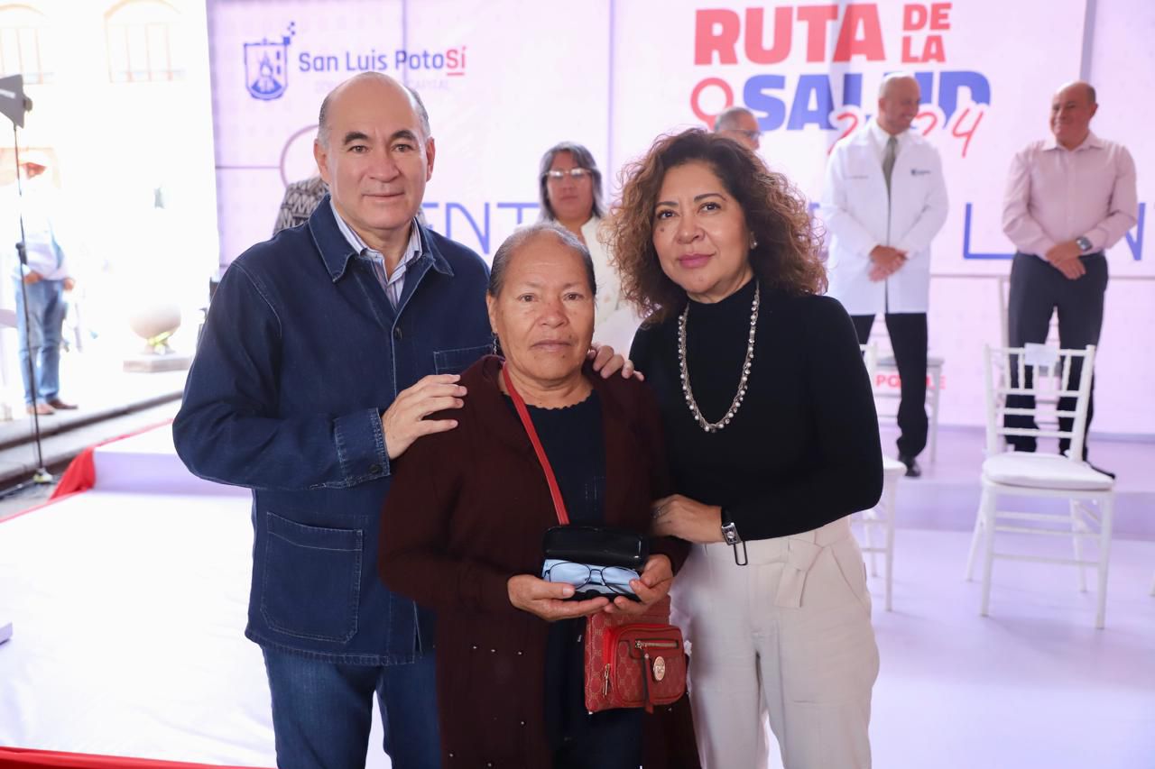 DIF Municipal realiza entrega masiva de lentes graduados, el programa ha beneficiado a más de 3 mil 500 personas