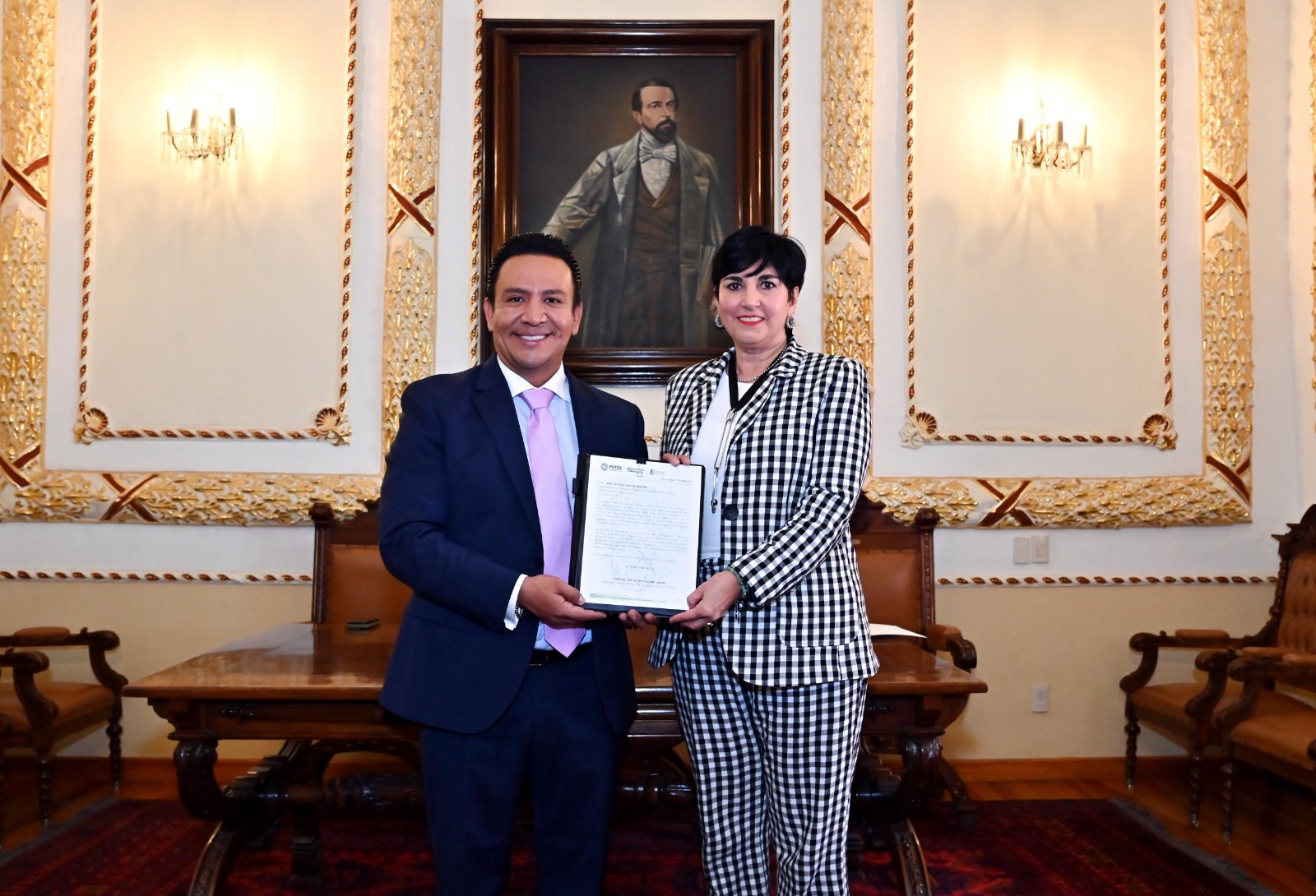 Gobierno estatal oficializa nombramiento de nuevos funcionarios