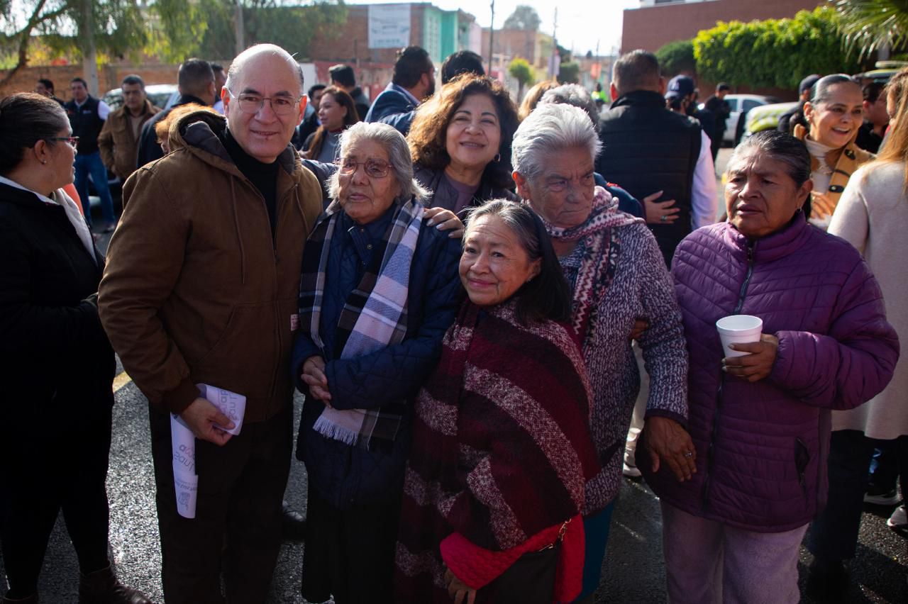 En Navidad sigue el trabajo del Gobierno de la Capital: Alcalde Galindo entrega pavimentación en fraccionamiento Tecnológico
