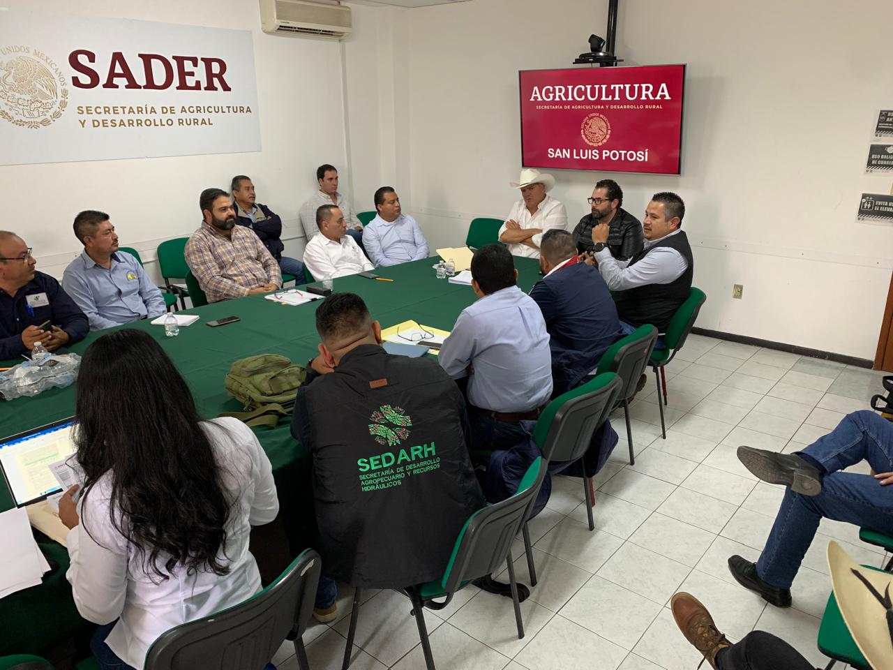 Gobierno del estado gestiona ante CONAGUA más apoyo a productores