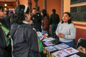 Cientos de estudiantes exploran su futuro profesional en la Feria de las Carreras Universitarias de la UASLP