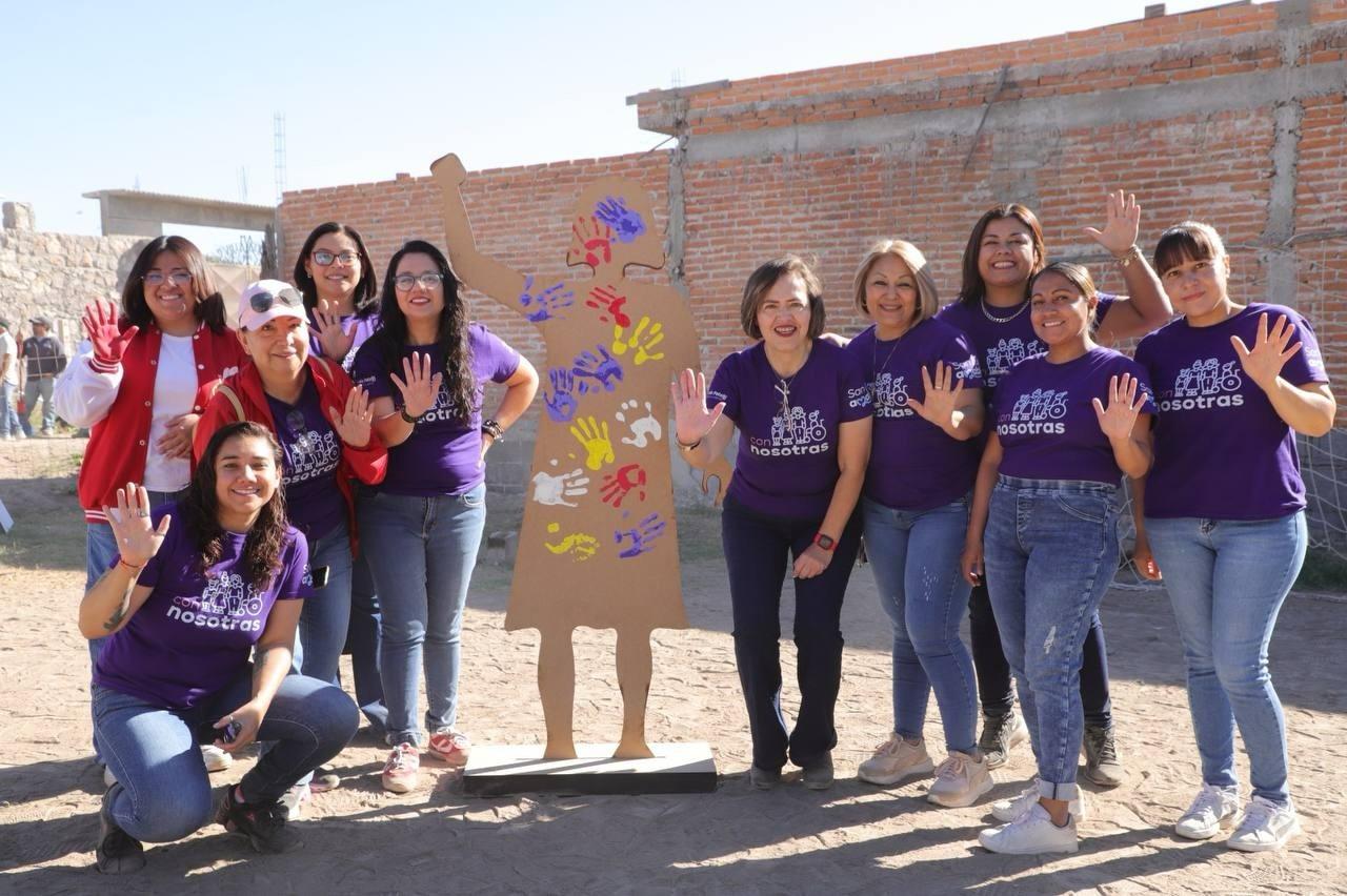 Presentan el programa “Con Nosotras” en la colonia Tercera Grande