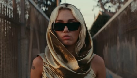 Miley Cyrus pierde en su intento de desestimar la demanda por derechos de autor sobre 'Flowers'