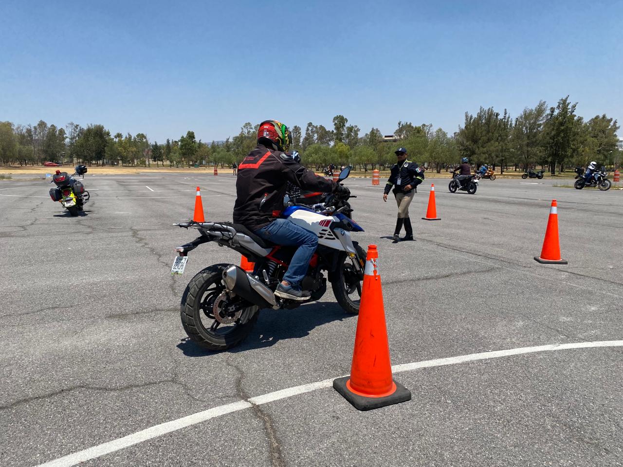 Policía Vial de la Capital invita a curso de conducción segura de motocicleta