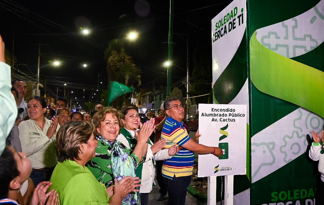 Juan Manuel Navarro enciende integral alumbrado tipo led en el sector oriente de soledad 