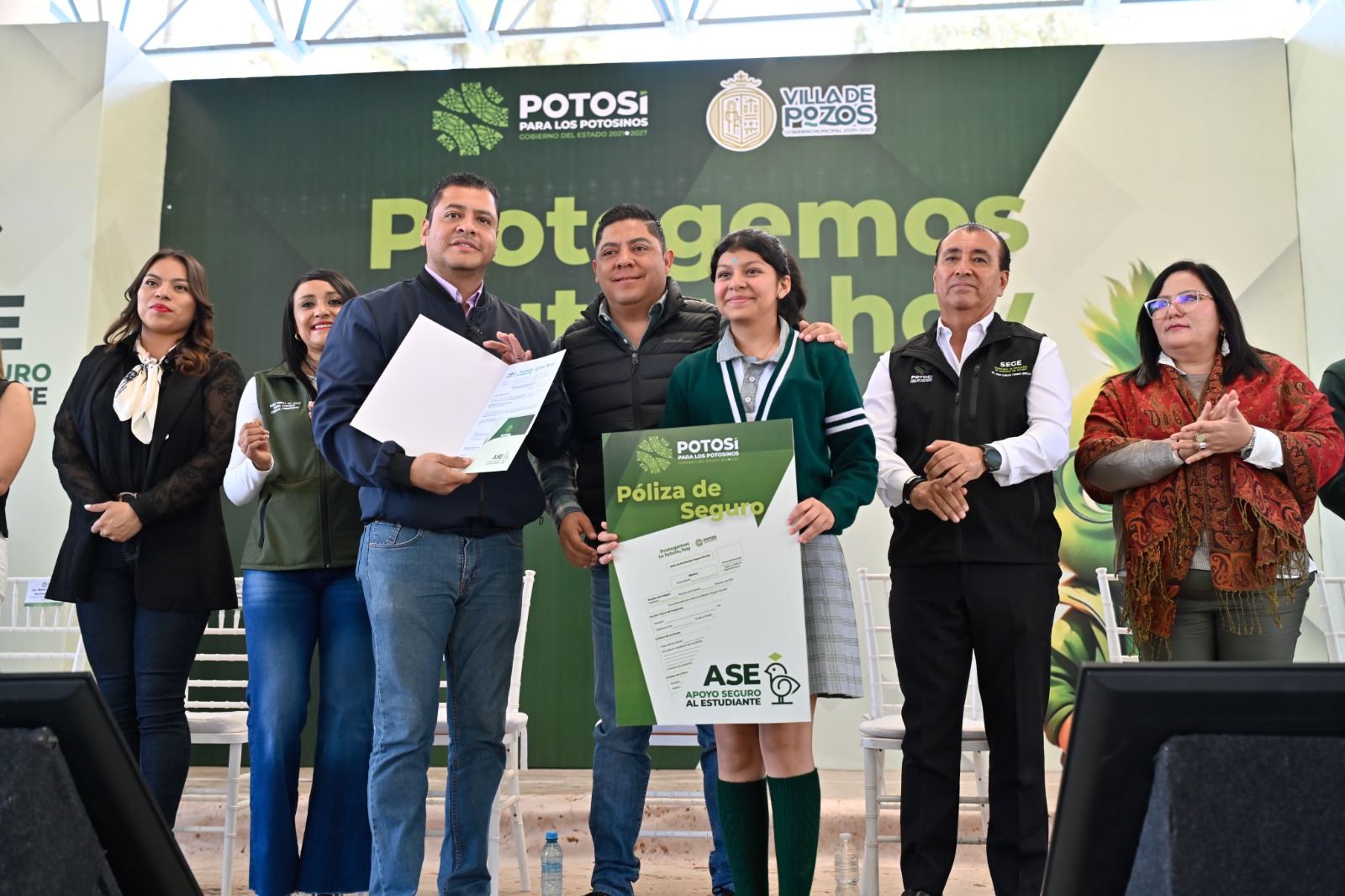 Ricardo Gallardo lleva más obras y apoyo a Pozos