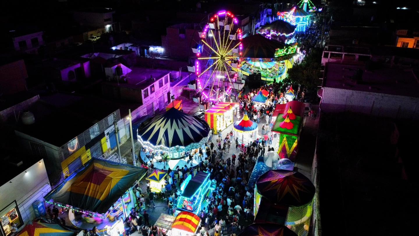 ¡Diversión al máximo en la FENAE 2025 con juegos mecánicos y circo gratuitos!
