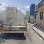 Alcalde Navarro Muñiz supervisa y asegura entrega de agua a familias por temporada de altas temperaturas
