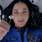 Katy Perry responde a críticas por su viaje al espacio: «Me trataron como una piñata humana»