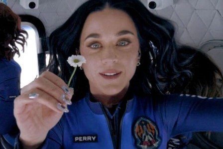 Katy Perry responde a críticas por su viaje al espacio: "Me trataron como una piñata humana"