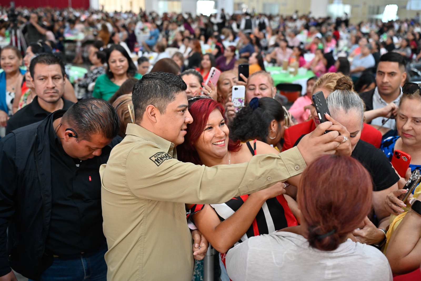 Más Pavimentaciones, agua y salud a madres de la capital potosina: Ricardo Gallardo