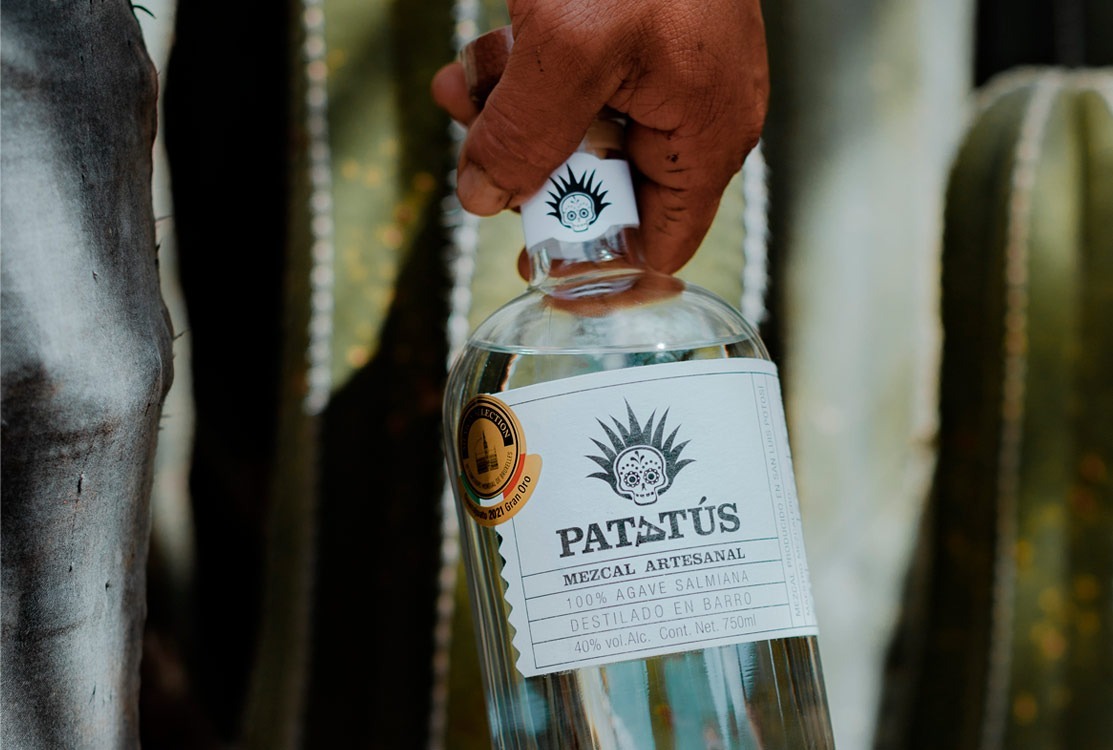 Mezcal potosino obtiene doble galardón internacional
