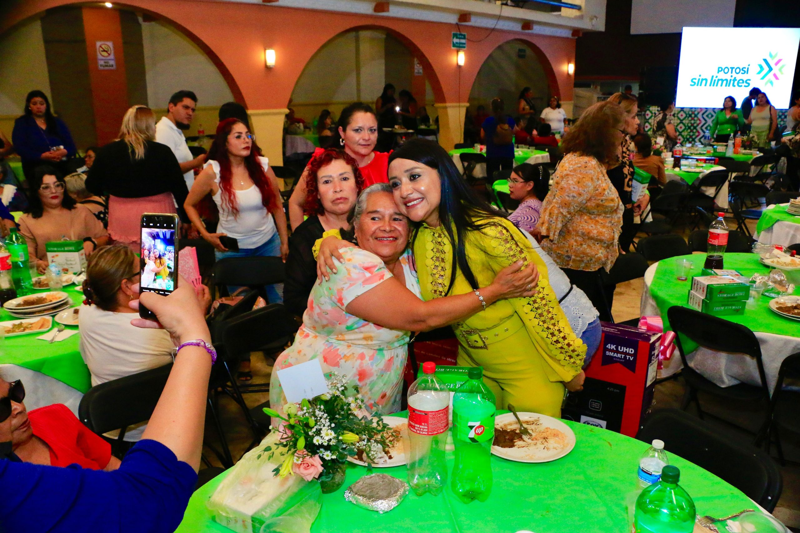 Villa de Pozos celebra el amor de mamá