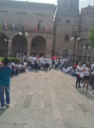 Familiares y centros de rehabilitación se plantan en el Congreso: “No somos criminales por querer ayudar”