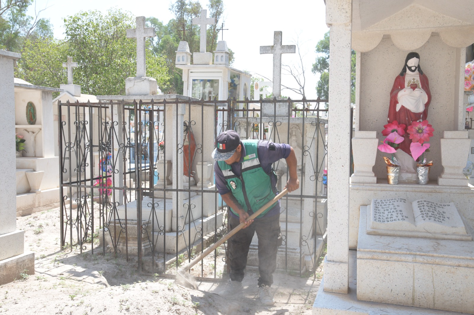 Ayuntamiento de Soledad anticipa plan de limpieza y rehabilitación de panteones por el día del padre