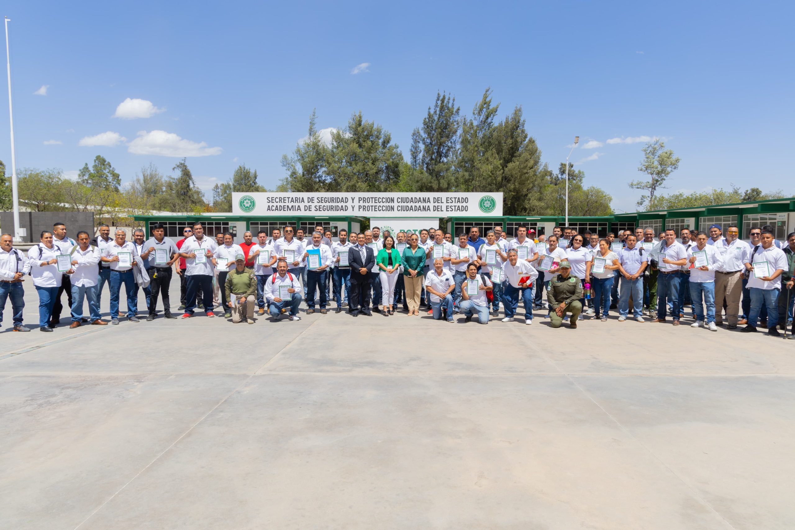 Estado profesionaliza a operadores para un transporte más seguro y sin límites