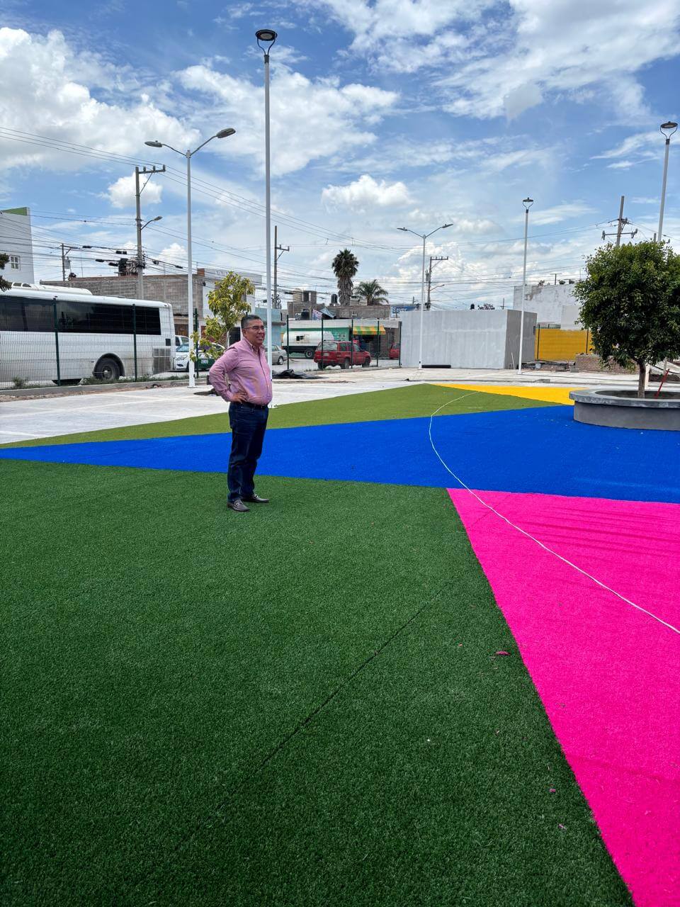 Alcalde Juan Manuel Navarro supervisa progreso en la construcción de parque urbano en Villas del SolAlcalde Juan Manuel Navarro supervisa progreso en la construcción de parque urbano en Villas del Sol
