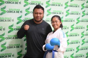 Ariana Santoyo, deportista seleccionada en campeonato panamericano, recibe respaldo del alcalde Juan Manuel Navarro