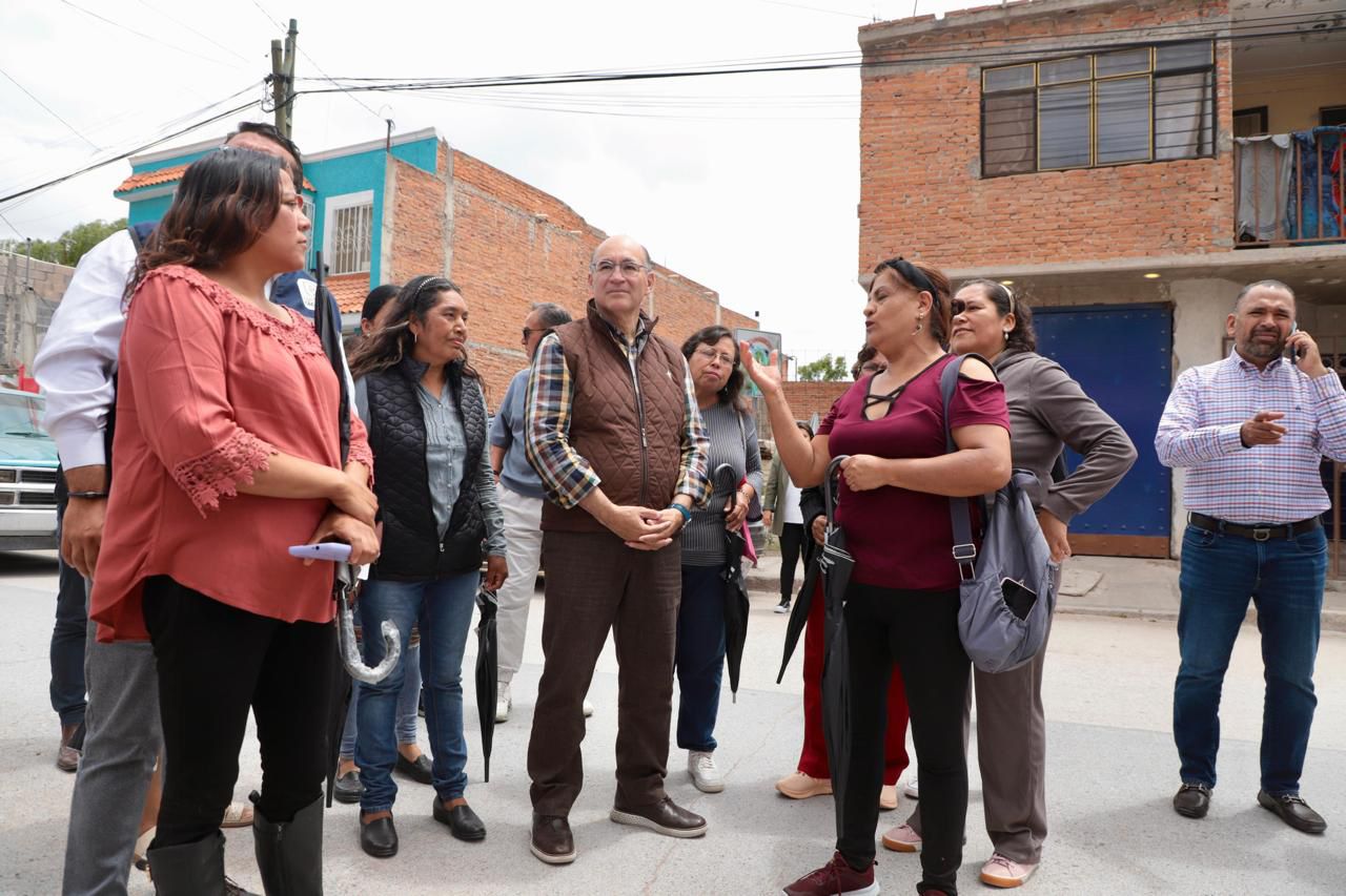Alcalde Enrique Galindo anuncia pavimentaciones para la colonia Casanova, tras décadas de rezago